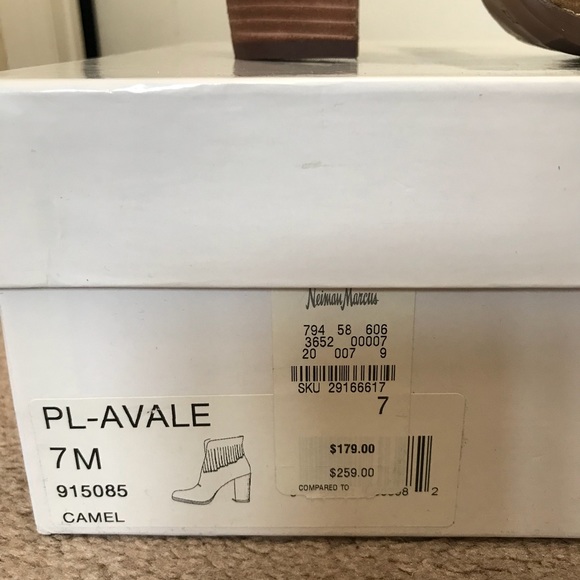 Neiman Marcus Women’s Tan Suede Booties - Picture 7 of 8